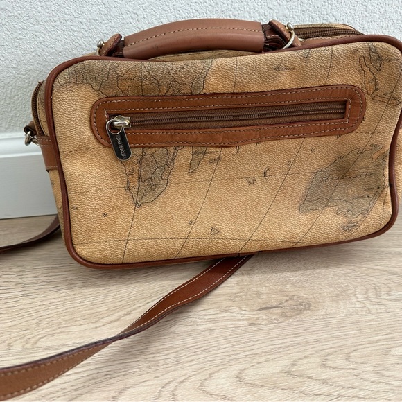 Pierre Balmain Authentic Vintage World Map Crossbody - Picture 5 of 14